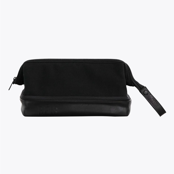 Black Beis Weekender + Dopp Kit - Picture 5 of 15